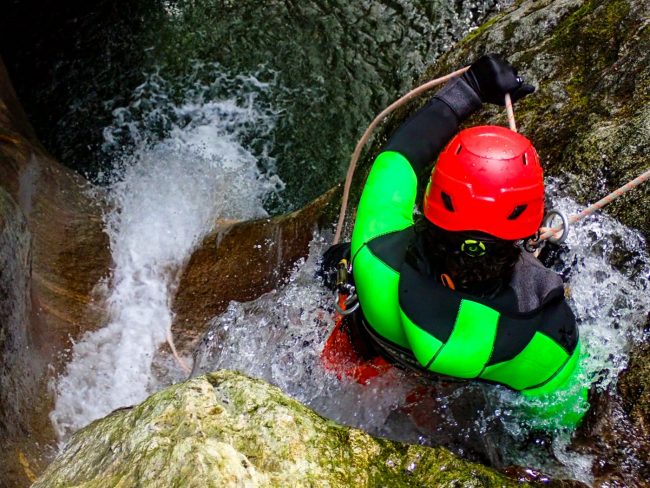 canyoning toscana -toscana adventure team_ cos'è il canyoning _ canyoning cosa sapere