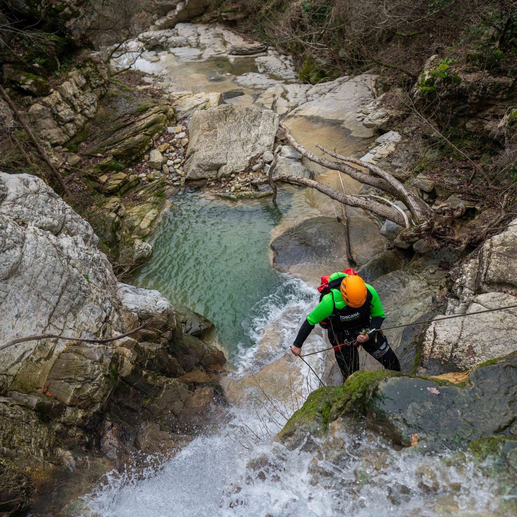 rio buti integrale, canyoning vicino a prato, canyoning Toscana, toscana adventure team, toscana canyoning 