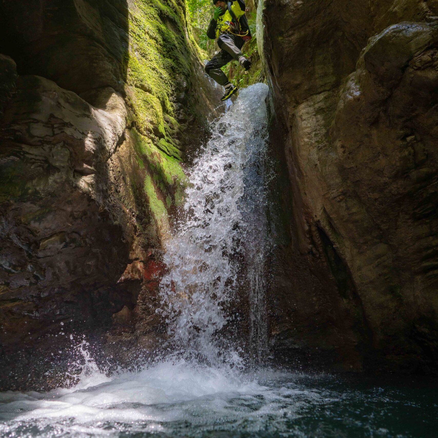 Canyoning in toscana 1 CANYONIN, CHE COS'è IL CANYONING?, DOVE FARE CANYONING IN TOSCANA