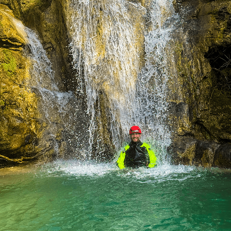 Canyoning in toscana 40 rio buti canyoning, canyoning vicino a prato, canyoning Toscana, toscana adventure team, toscana canyoning