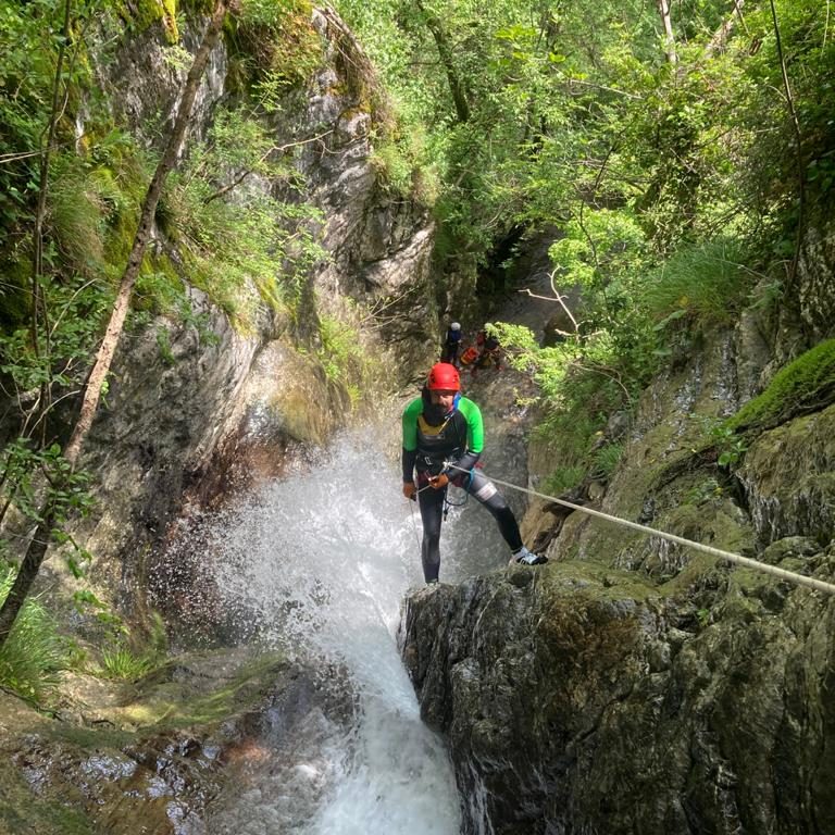 Rio Maggiore e Rio Selvano 5 rio maggiore Canyoning Toscana corso avanzato di canyoning