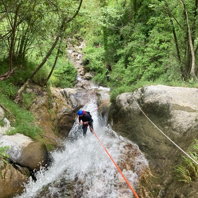 Rio Maggiore e Rio Selvano 6 rio maggiore Canyoning Toscana_ corso avanzato di canyoning