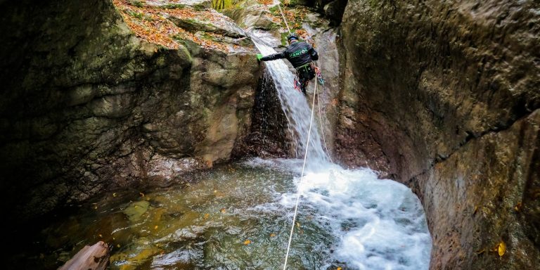 canyoning toscana -toscana adventure team