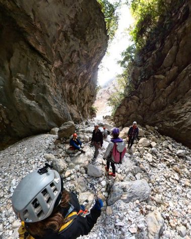 DRY CANYONING TOSCANA CORSO DI INTRODUZIONE AL CANYONING