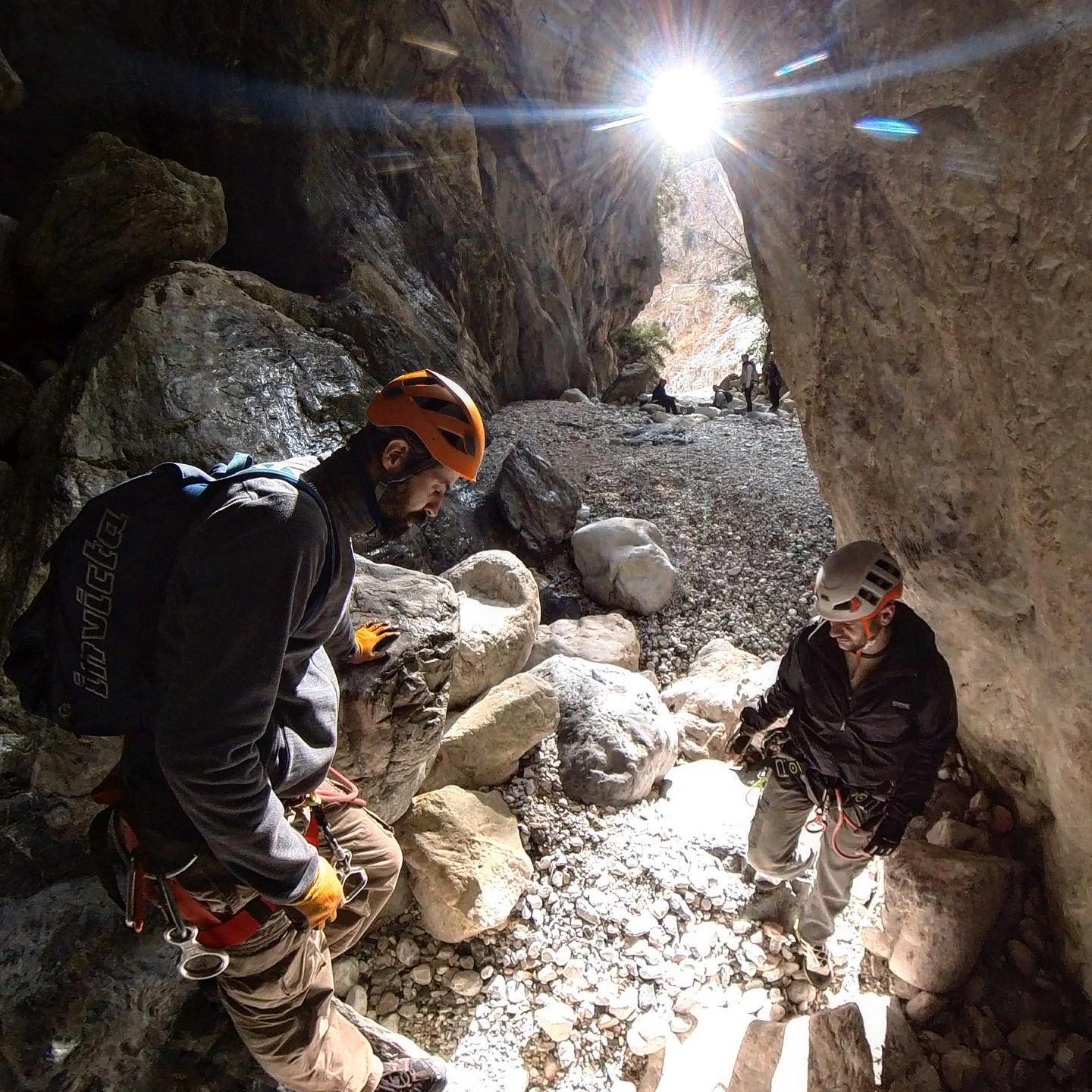 DRY CANYONING TOSCANA CORSO DI INTRODUZIONE AL CANYONING