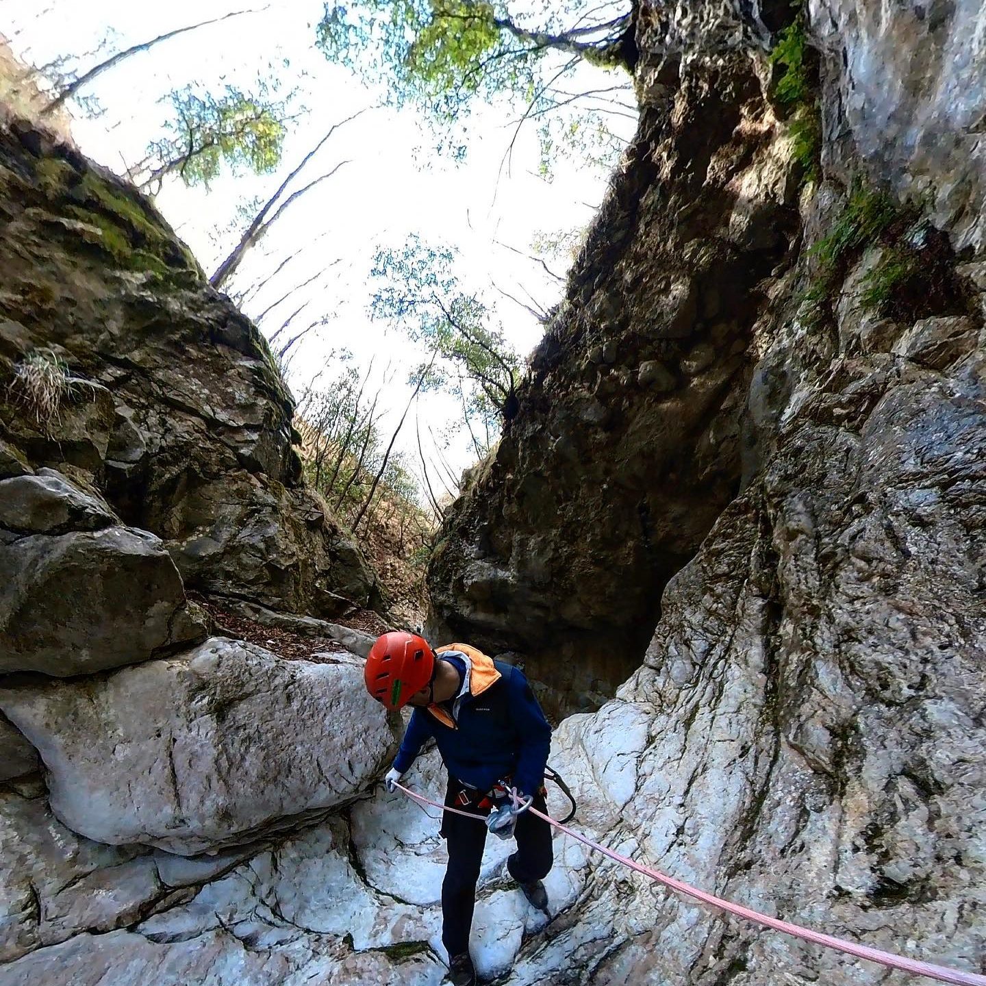 DRY CANYONING TOSCANA CORSO DI INTRODUZIONE AL CANYONING