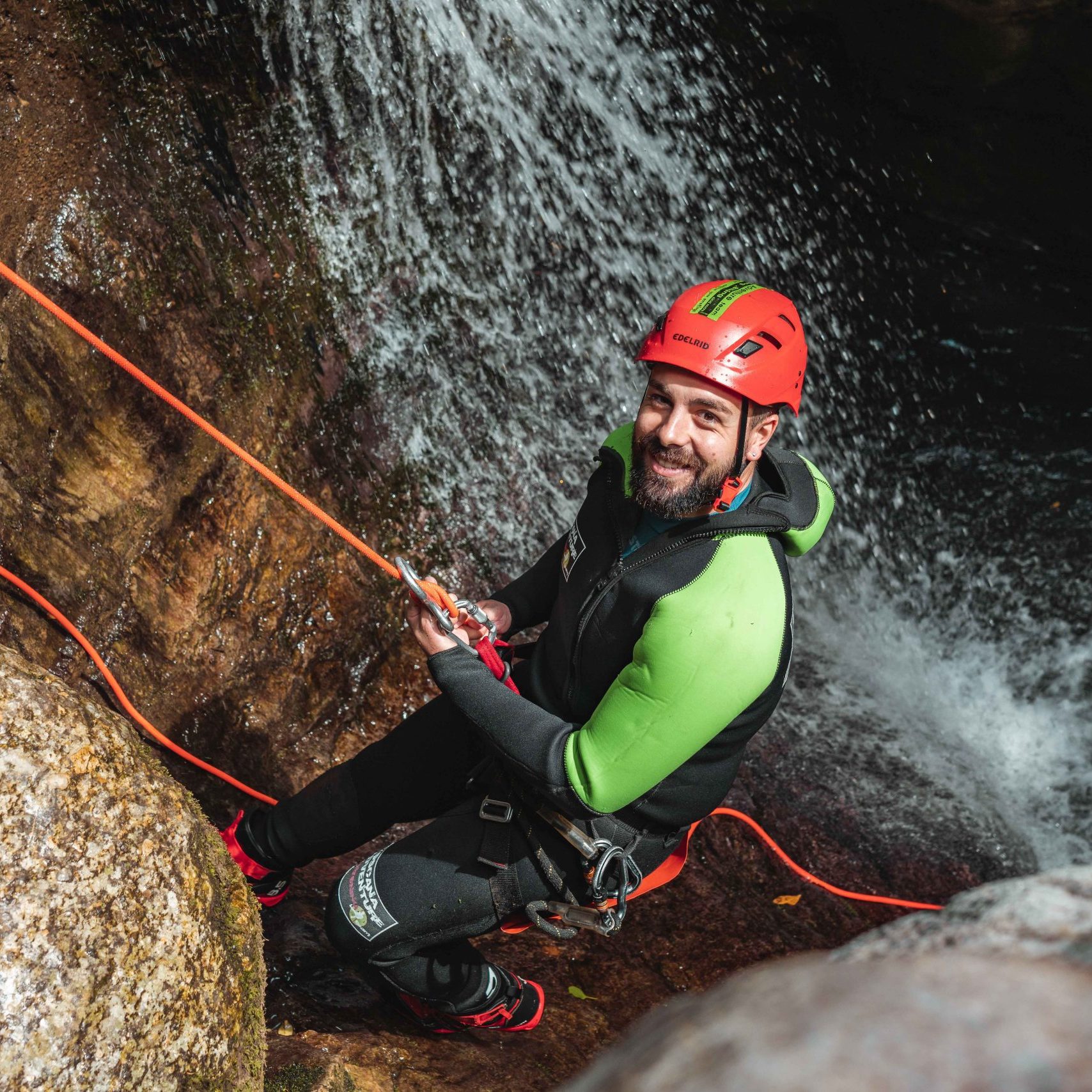 Rafting Toscana 1 Canyoning Toscana _ toscana Canyoning_ toscana Adventure_RAFTING TOSCANA __ canyoning cosa sapere_ dove fare canyoning in toscana _ canyoning Lucca _canyoning
