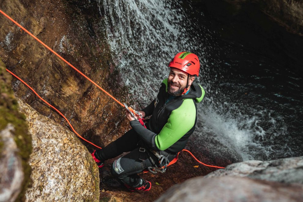 Canyoning Toscana _ toscana Canyoning_ toscana Adventure_RAFTING TOSCANA __ canyoning cosa sapere_ dove fare canyoning in toscana _ canyoning Lucca _canyoning