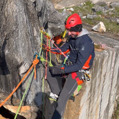 CORSO BASE DI CANYONING TOSCANA CORSO DI INTRODUZIONE AL CANYONING