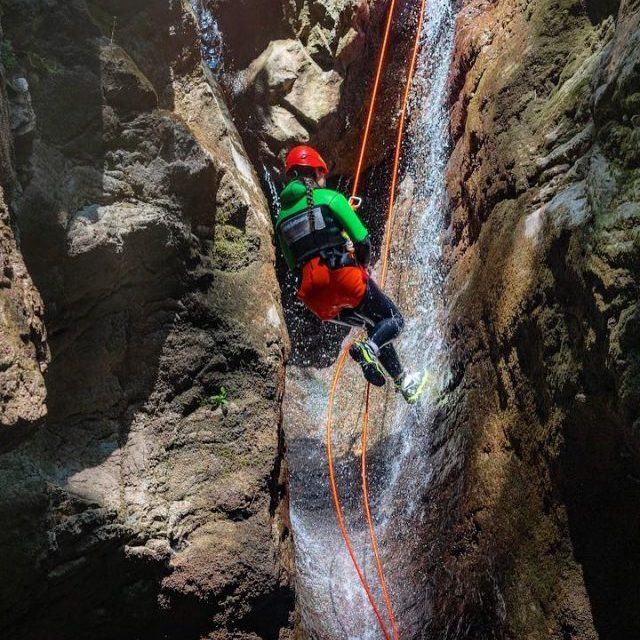 Rio Selvano (i Pili) 1 dove fare canyoning in toscana_canyoning_canyoning in toscana_canyoning toscana_ canyoning_canyoning Lucca _canyoning Firenze canyoning cosa sapere sull'attività