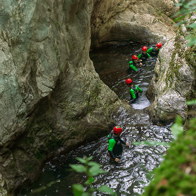 Canyoning in toscana 66 vacanze in famiglia, attività in famiglia, esperienze per bambini, vacanze con bambini, esperienze in famiglia