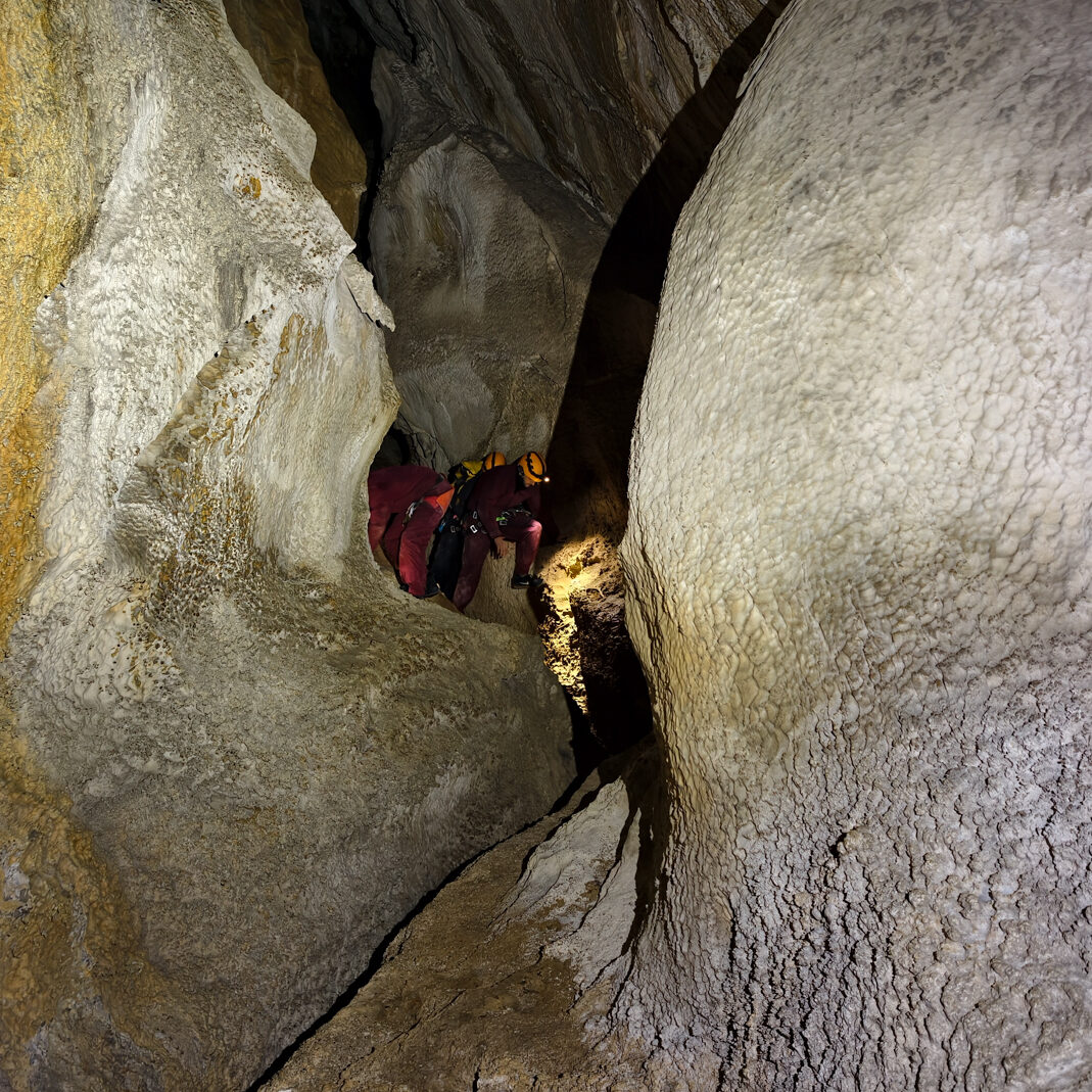 SPELEO EXPERIENCE - TRAVERSATA DEL CORCHIA TOSCANA