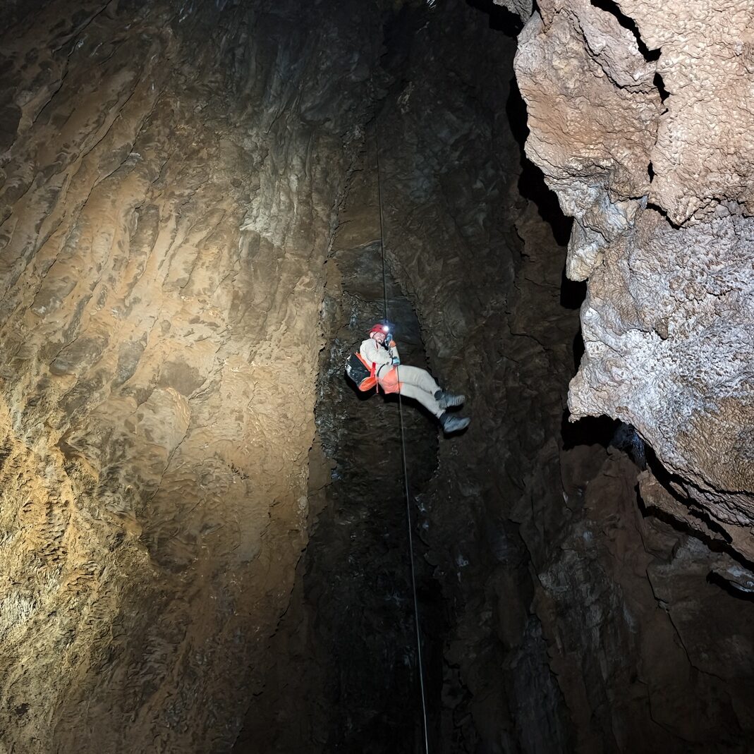 SPELEO EXPERIENCE - TRAVERSATA DEL CORCHIA TOSCANA