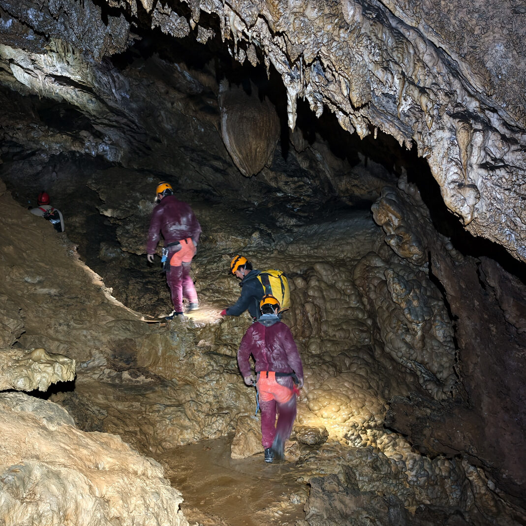 SPELEO EXPERIENCE - TRAVERSATA DEL CORCHIA TOSCANA