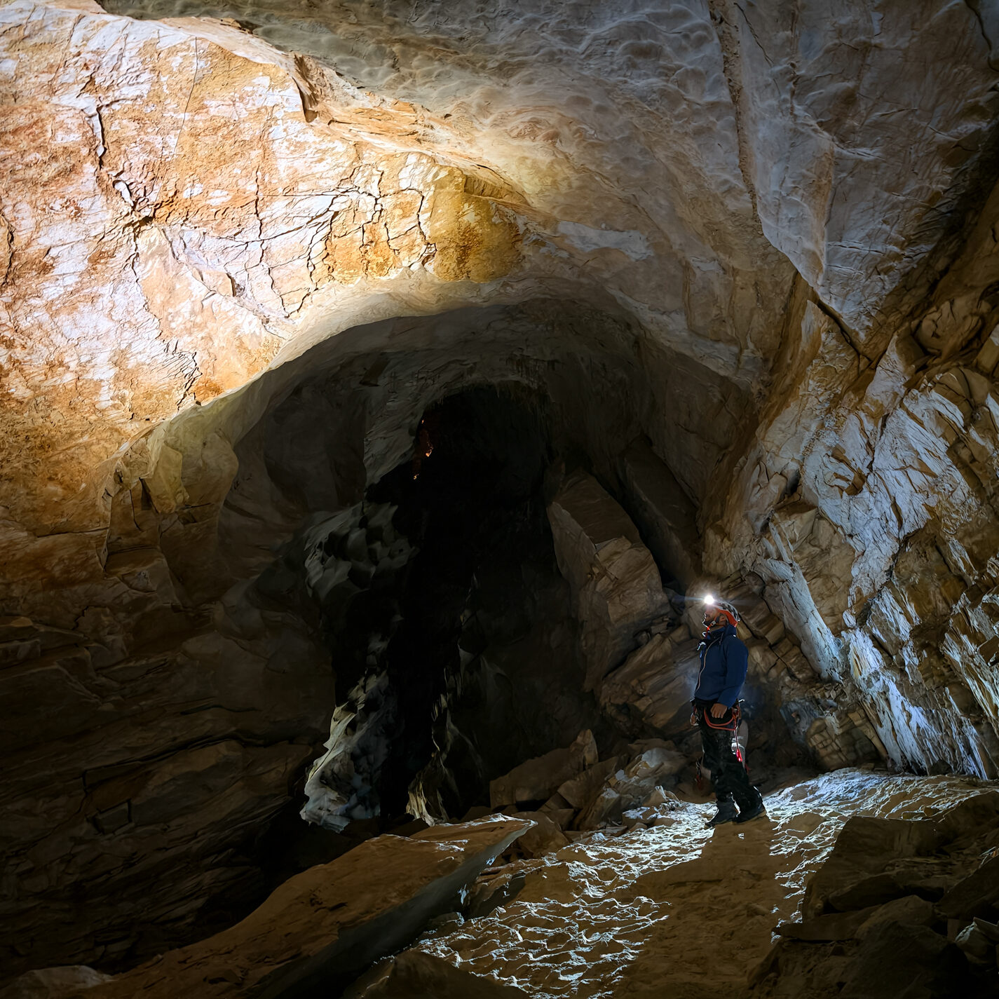 Tateam Benvenuti nell'avventura piu' bella della vostra vita Speleo experience - Traversata del Corchia